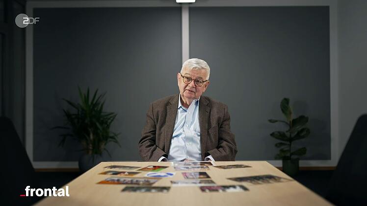 Joschka Fischer mahnt, man dürfe der Bevölkerung "nicht mit technokratischen Gesetzesentwürfen existenzielle Ängste einjagen".