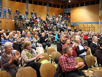 Die Bürgerversammlung in Höchstadt war so gut besucht wie schon lange nicht mehr. Fotos: Andreas Dorsch