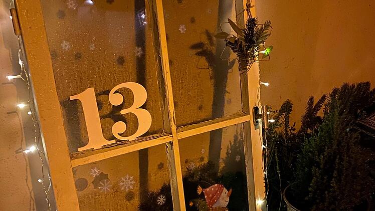Coronakonform, ohne große Menschenansammlungen,  hatte der Kothener Adventskalender im Jahr 2021 stattgefunden. Nach der positiven Resonanz soll der Adventskalender 2022 fortgeführt werden. Foto: Petra Heurich