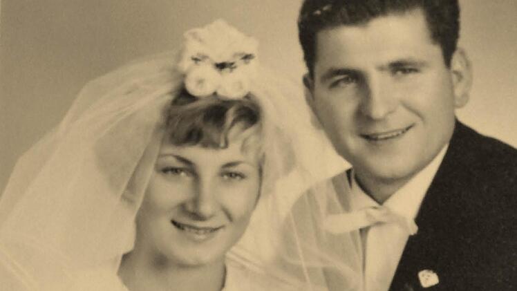 Rosemarie und Adolf Lenz sind seit 50 Jahren verheiratet. Sie haben  gemeinsam viel erlebt - nicht nur in Albertshofen, sondern auch in Alaska.