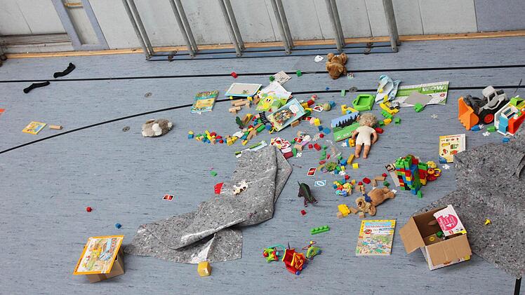Spieleecke für die Kinder, die am Wochenende in der Notunterkunft angekommen sind. Foto: R. Popp