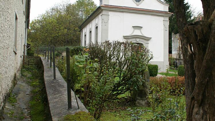 Eindeutig sanierungsbedürftig sind die Friedhofsmauern in Lembach.