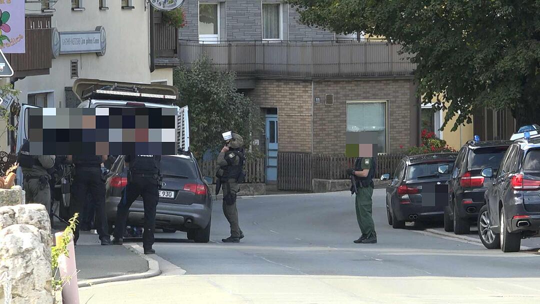 Polizei riegelt Plankenfels ab
