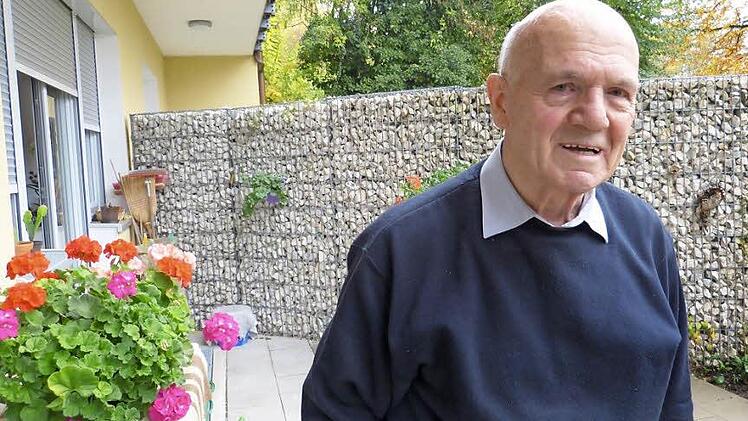 Pater Andreas Thorwarth will am Montag im Gottesdienst Dank sagen für 80 zufriedene Lebensjahre.  Foto: Marion Krüger-Hundrup