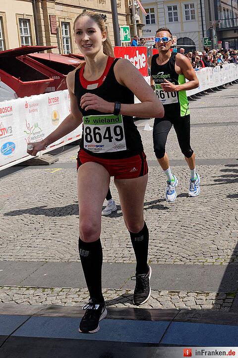 Weltkulturerbelauf 2017 in Bamberg: Der Zieleinlauf am Maxplatz