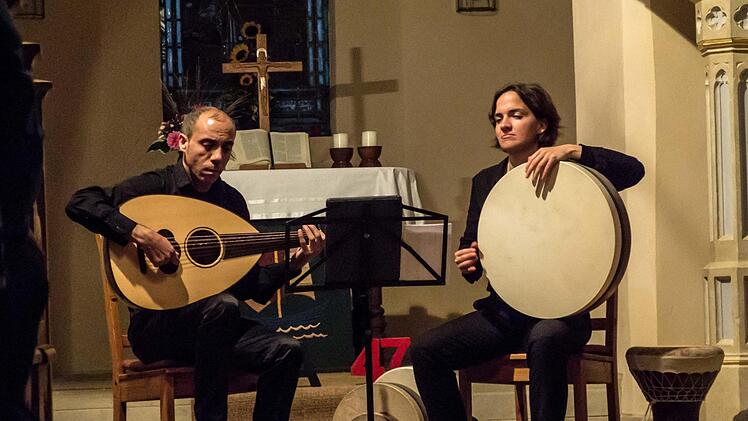 Der Lautenvirtuose Nehad el Sayed und die Perkussionistin Nora Thiele begeisterten bei ihrem Konzert in der Johanneskirche Elsa.Foto: Jochen Berger