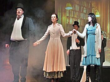 Die Gesangssolisten des Theater- und Musicalensembles, von links: Benjamin Baier, Michelle Pechtold und Nancy Baier