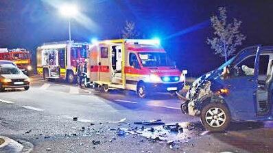 Zwei Jugendliche sind in der Nacht zum Samstag bei einem Verkehrsunfall ums Leben gekommen.  Foto: Hanns Friedrich