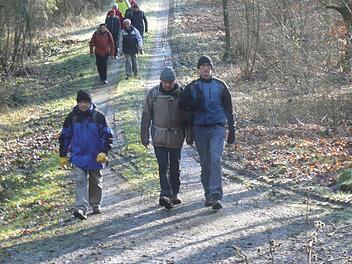 Die Wallfahrer aus Münnerstadt gingen von Würzburg durch den Gramschatzer Wald bis Arnstsein, ihrem ersten Tagesziel. Foto: Michael Kübert
