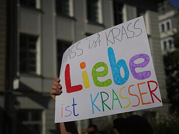 Zehn Jahre nach Ansbach-Anschlag: AfD-Veranstaltung und Gegendemo in Ansbach