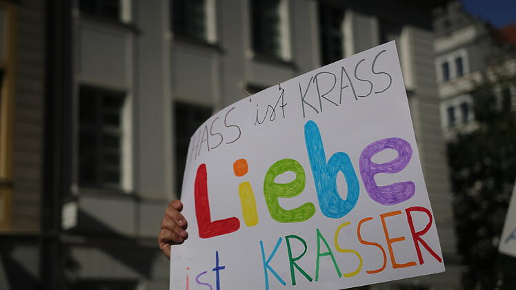 Zehn Jahre nach Ansbach-Anschlag: AfD-Veranstaltung und Gegendemo in Ansbach