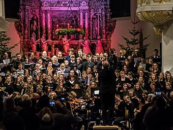 Eindrucksvoll: musikalische Weihnachtsandacht des Gymnasiums Albertinum in der Morizkirche CoburgFoto: Jochen Berger