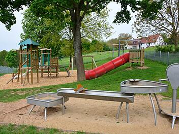 Der neue Spielplatz in Haard ist fertig. Er soll  eingeweiht werden, sobald das Wetter besser ist.   Arthur Stollberger