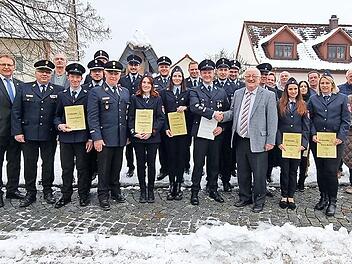 Zahlreiche Mitglieder hat die Feuerwehr Johannisthal für ihre Treue ausgezeichnet.