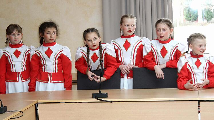 Impressionen von der Schlüsselübergabe im Weisendorfer Rathaus. Foto: Richard Sänger
