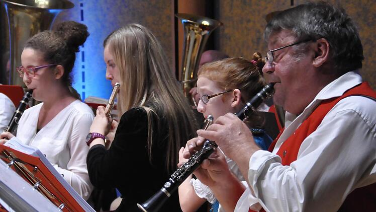 Traditionelle Blasmusik aus dem Landkreis Bad Kissingen interpretierte eine Abordnung der Jugendblaskapelle Gefäll. Fotos: Peter Klopf