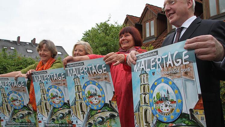 Sie freuen sich auf die 19. oberfränkischen Malertage in Neudrossenfeld: (von rechts) Bürgermeister Harald Hübner (CSU), Elfi Hübner aus Bayreuth, die das Plakat gestaltet hat, künstlerische Leiterin Christel Gollner und Karin Dietel aus Gefrees, die erstmals als Künstlerin an den Malertagen mitwirkt. Foto: Jürgen Gärtner