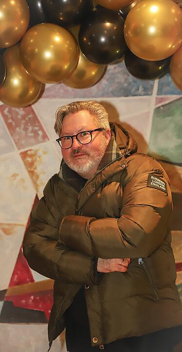 Es wurde in das Jahr 2025 gefeiert.