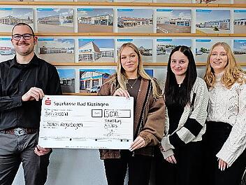 Robin Jobst (Teamleiter Innendienst Vertrieb & Einkauf Runderneuerung), Ayleen Nowottnick (Personalabteilung), Hannah Bienmüller (Teamleitung Personal), Klara Scholz (Personalabteilung).