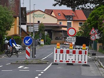 Man muss sich in Hallstadt schon gut auskennen, um angesichts der vielen   laufenden Baustellen ans jeweilige Ziel zu gelangen. Foto: Ronald Rinklef