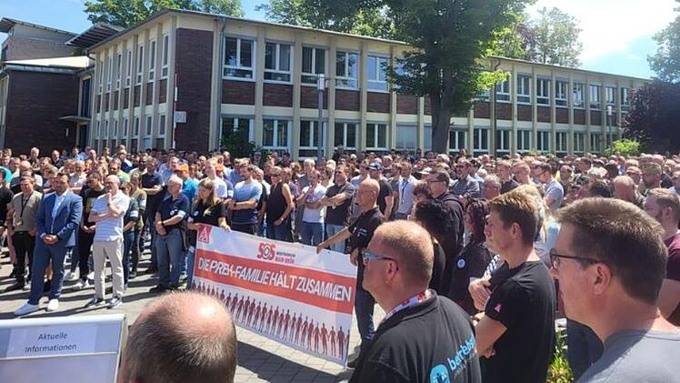 Fränkischer Autozulieferer Preh streicht 420 Jobs - Mitarbeiter leisten Widerstand