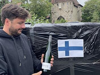 Iphofen: Fränkischer Wein überzeugt Fluggesellschaft und wird an Bord ausgeschenkt Iphofen: Fränkischer Wein überzeugt Fluggesellschaft und wird an Bord ausgeschenkt