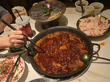 Das "Liu's Hot Pot" in Nürnberg hat vor kurzem eröffnet. Dort gibt es ein neues asiatisches trend-Essen.