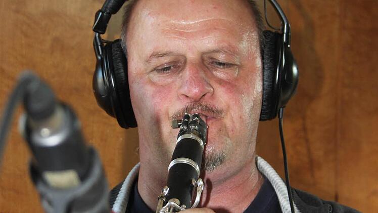 Die Melodien hat Roland Schaller mit der Klarinette eingespielt.