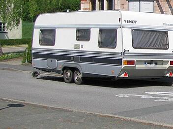 Ein 19-J&auml;hriger suchte Sonntagnacht einen Schlafplatz  in einem Wohnwagen im Landkreis Ansbach. Symbolbild: Wha