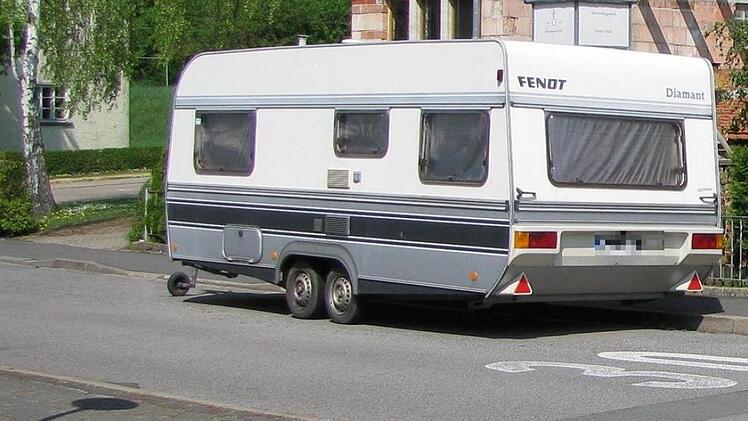 Ein 19-J&auml;hriger suchte Sonntagnacht einen Schlafplatz  in einem Wohnwagen im Landkreis Ansbach. Symbolbild: Wha