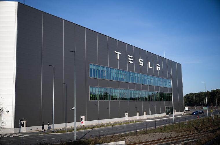 Tesla peilt komplette Batteriefertigung in Deutschland an