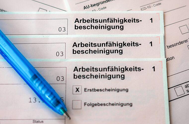 AOK: Krankheitstage auf hohem Niveau