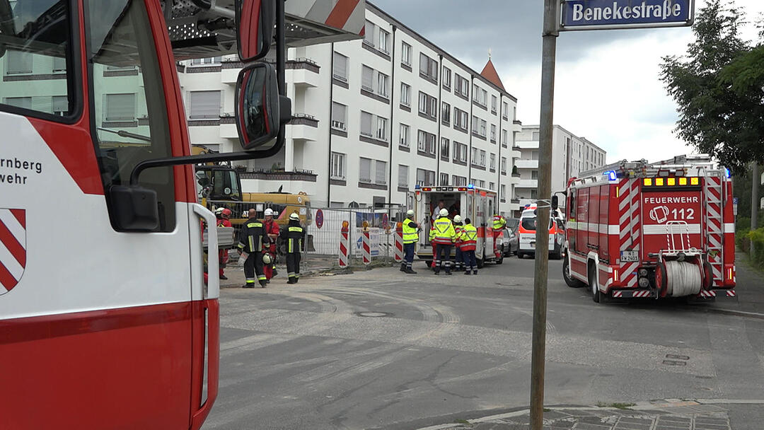 Nürnberg: Bauarbeiter verschüttet und schwer verletzt
