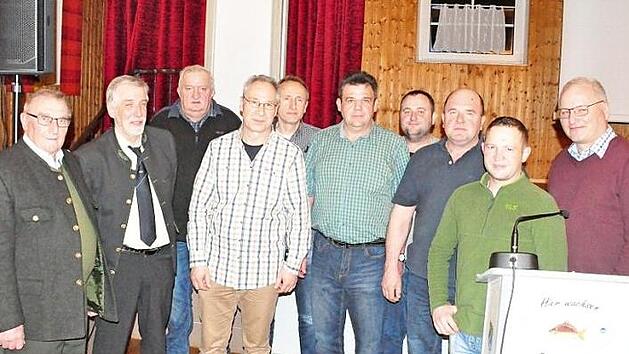 Die neuen Beir&auml;te mit Vorsitzendem Walter Jakob (2. v. l.) und seinem Stellvertreter Wolfgang Popp (4. v. l.)