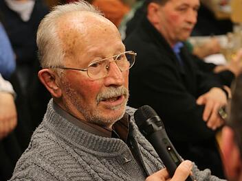 Leonhard Fischer erzählte, wie es früher in Willersdorf war. Fotos: Barbara Herbst