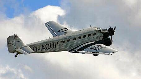 Eine "Tante Ju" (Ju 52) unterwegs   Foto: Archiv/Harald Rieger