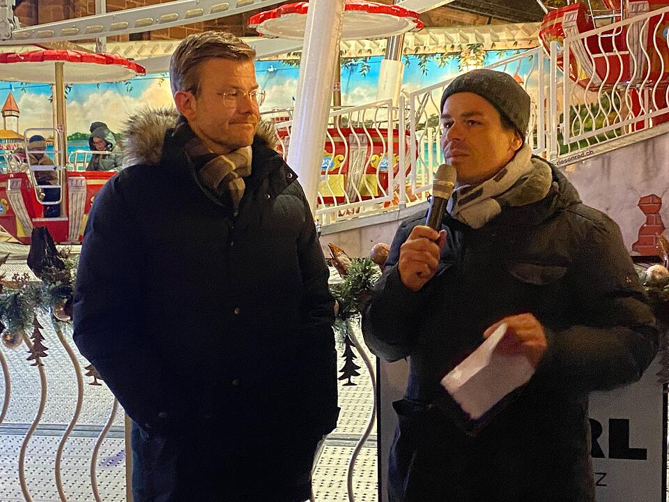 Glühwein, Bratwurst - Und Riesenrad: Winterdorf in Nürnberg eröffnet