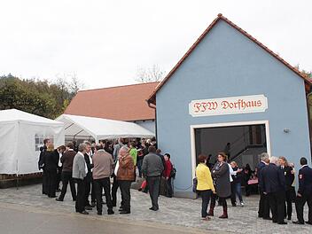 Viele Gäste waren zur Einweihung des neuen Gemeinschaftshauses gekommen. Fotos: fra-press