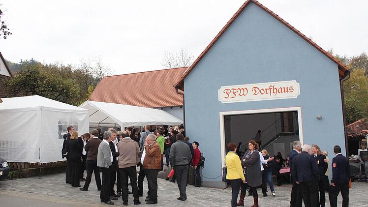 Viele Gäste waren zur Einweihung des neuen Gemeinschaftshauses gekommen. Fotos: fra-press