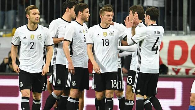 Wer schafft es ins EM-Aufgebot von Bundestrainer Joachim Löw? Kandidaten gibt es zuhauf. InFranken.de wagt eine Prognose. Foto: Andreas Gebert/dpa