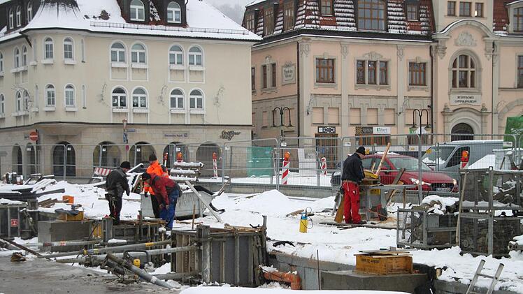 Hier entsteht die neue Straße und die neue Busspur in der Sutte. Foto: Stephan Tiroch