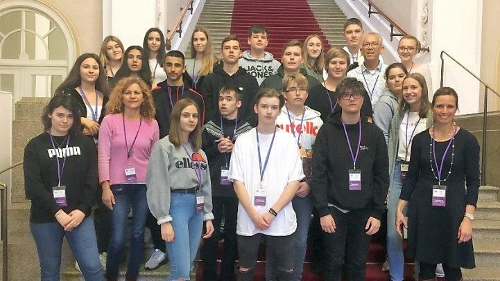 Die Neuntkl&auml;sser aus H&ouml;chstadt im Maximilianeum Foto: privat