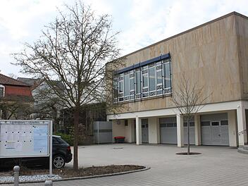Im großen Sitzungssaal des Landratsamtes tagt der Kreistag. Die konstituierende Sitzung sollte am 4. Mai sein. Ob und wie sie stattfinden wird, vermag heute noch niemand zu sagen.  Foto: Popp