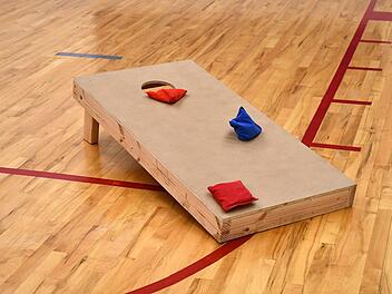Spiele-Trend aus den USA: Cornhole erfordert ein hohes Maß an Geschicklichkeit und eignet sich für Spiele mit Freunden und der Familie.