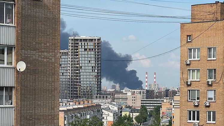 Ukraine-Krieg - Brand im Osten Moskaus