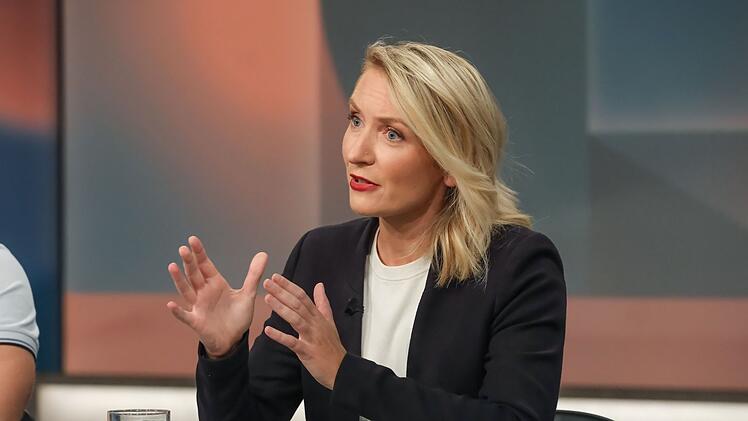 "Es gibt eine langfristige Strategie, um die AfD zu besiegen, und wir haben's gezeigt", sagt Ines Schwerdtner, Parteivorsitzende Die Linke.