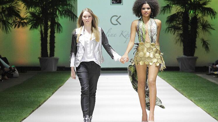 Caroline Köpke, die Tochter von Andy Köpke zeigte bei den Nürnberger Fashiondays ihr erstes selbstentworfenes Designerkleid. Foto: Jürgen Friedrich