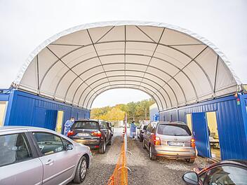 An der Teststation in Wonfurt: Bürger lassen sich auf eine Infektion mit dem Coronavirus testen. René Ruprecht