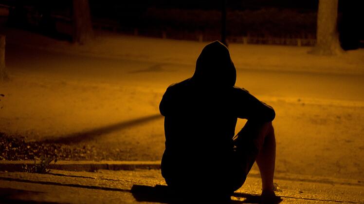 Mann, Nacht, Dunkelheit, Gehtsteig