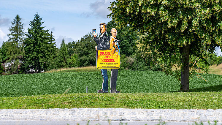 "Niemandem etwas getan": Unbekannte fällen Linde an "Eberhofer-Kreisel"